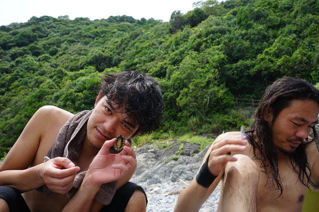834505_2093437957_236large.jpg