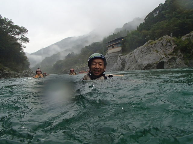 834505_2228805278_56large.jpg